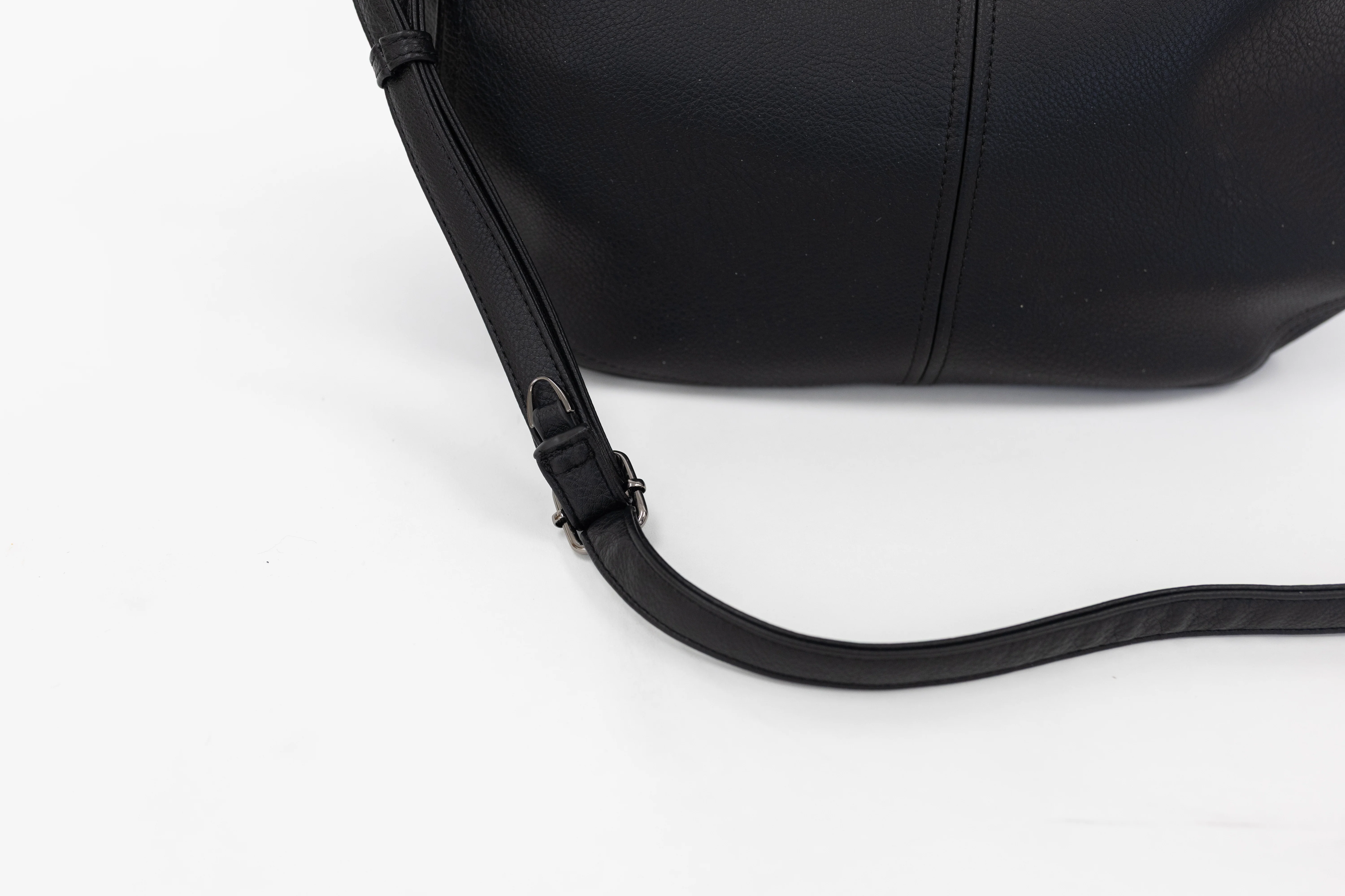 Confident Carry All Conceal Carry Bag - Image 3